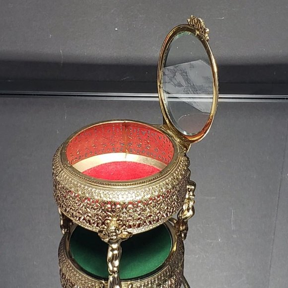 Hollywood Regency Ormolu Filigree Cherub Glass Lidded Vanity Box (Vintage) - Picture 2 of 10